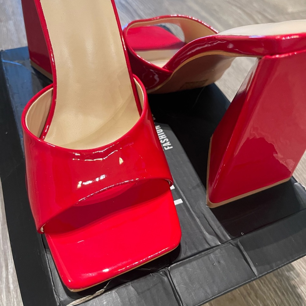 Chunky heels red size 8 NWT - Picture 8 of 8